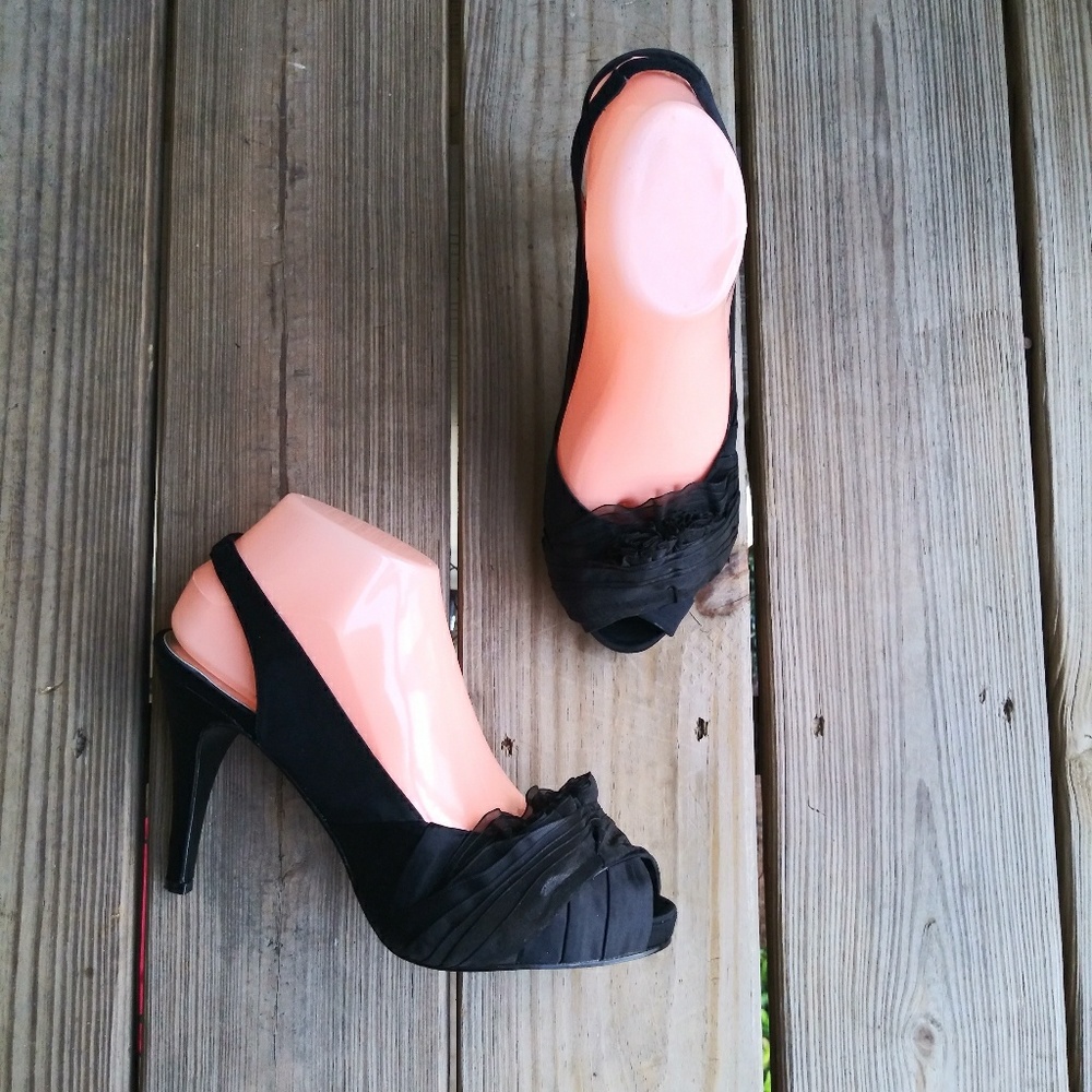 WHBM Suri Fabric Leather Rouched Sandals Black 9M